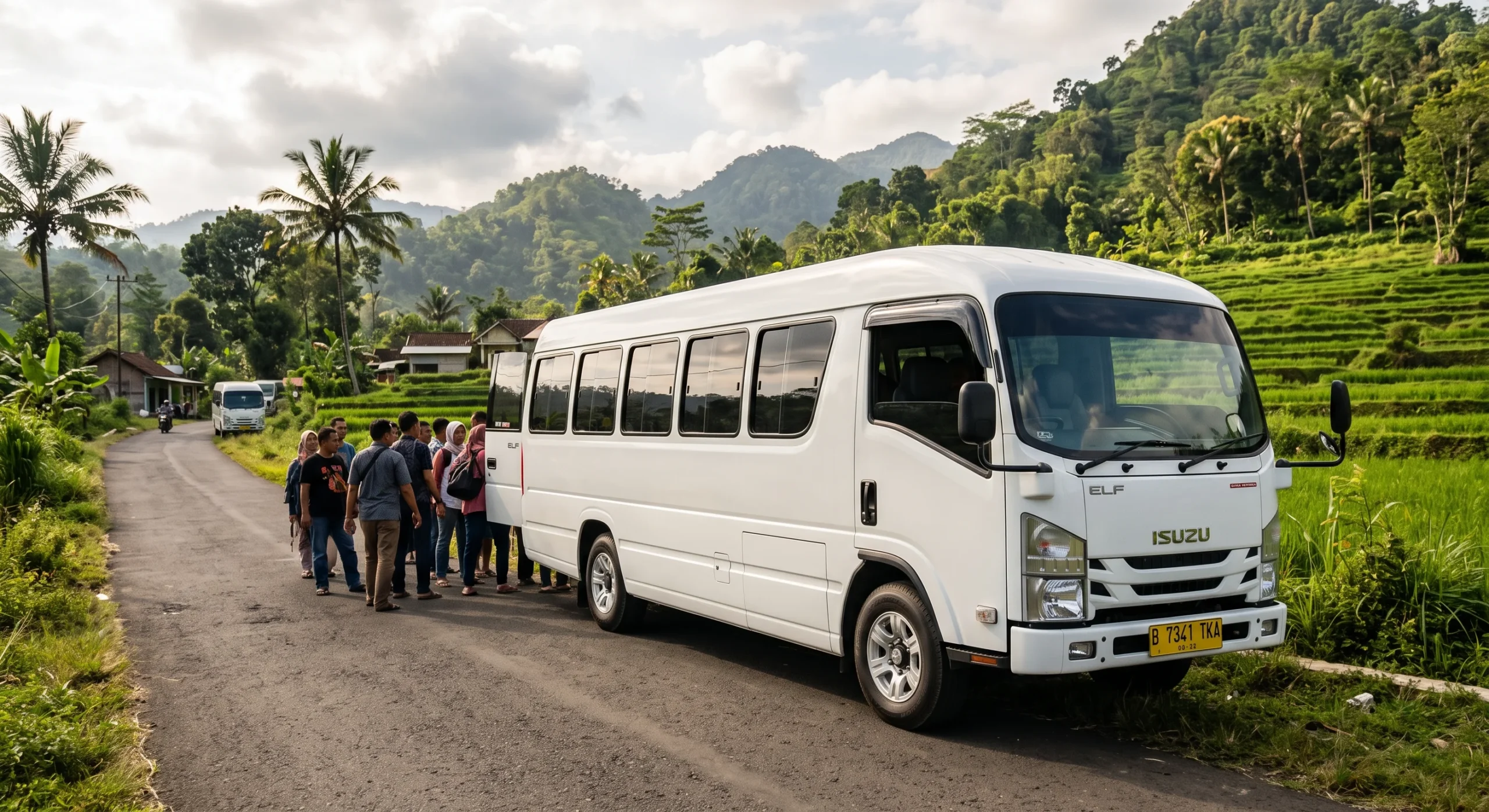 Isuzu Elf Long